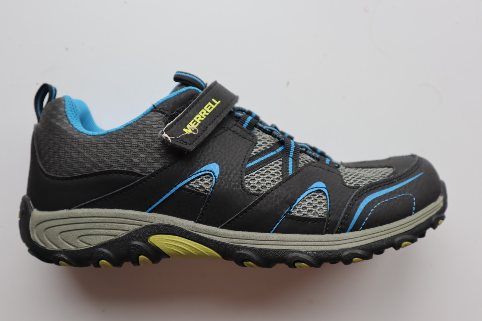 New Black Gray Blue Synthetic & Textile MERRELL Trail Chaser Sneakers Woman’s 6M