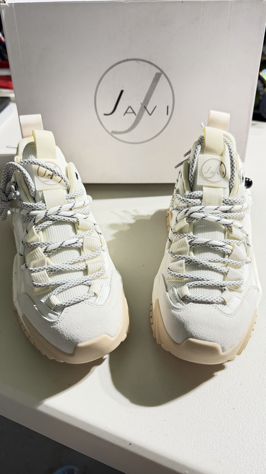 Javi Dominance White Beige Textile Leather Low Top 7.5 Women’s Sneaker
