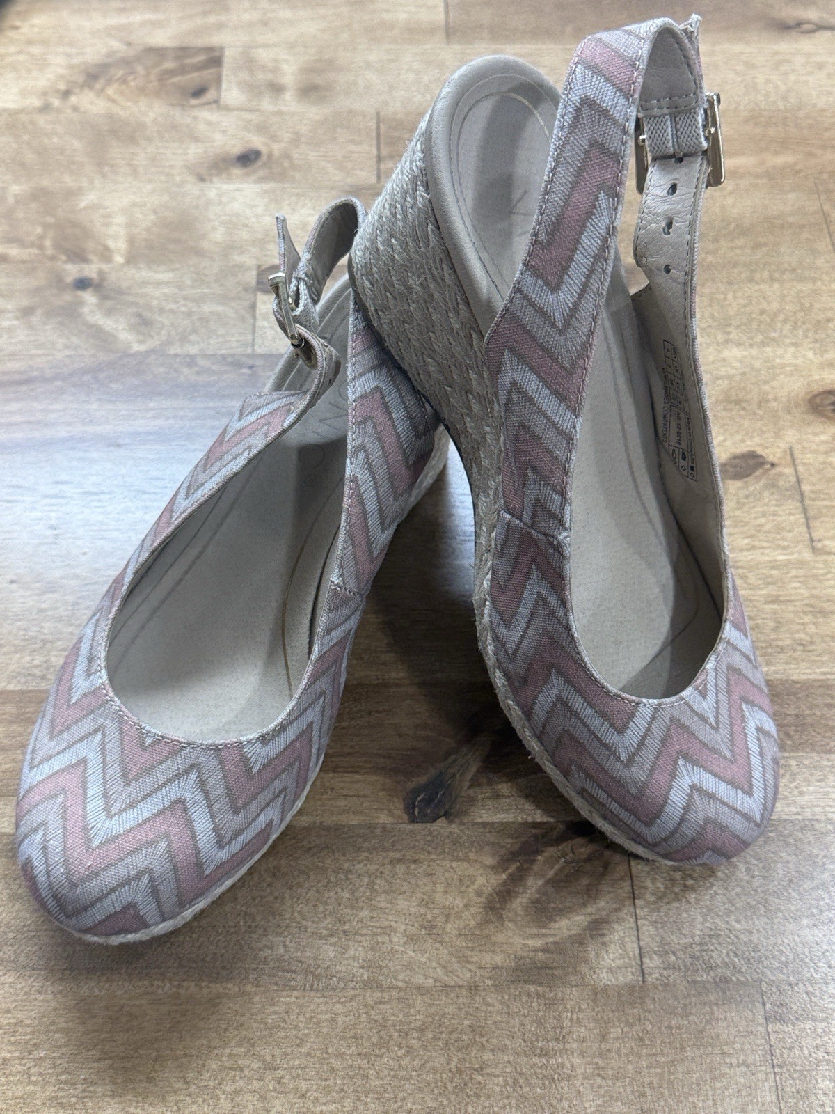 Women’s Vionic Coralina Wedge Slingback Sandals – Dusty Pink/tan Chevron Size 5
