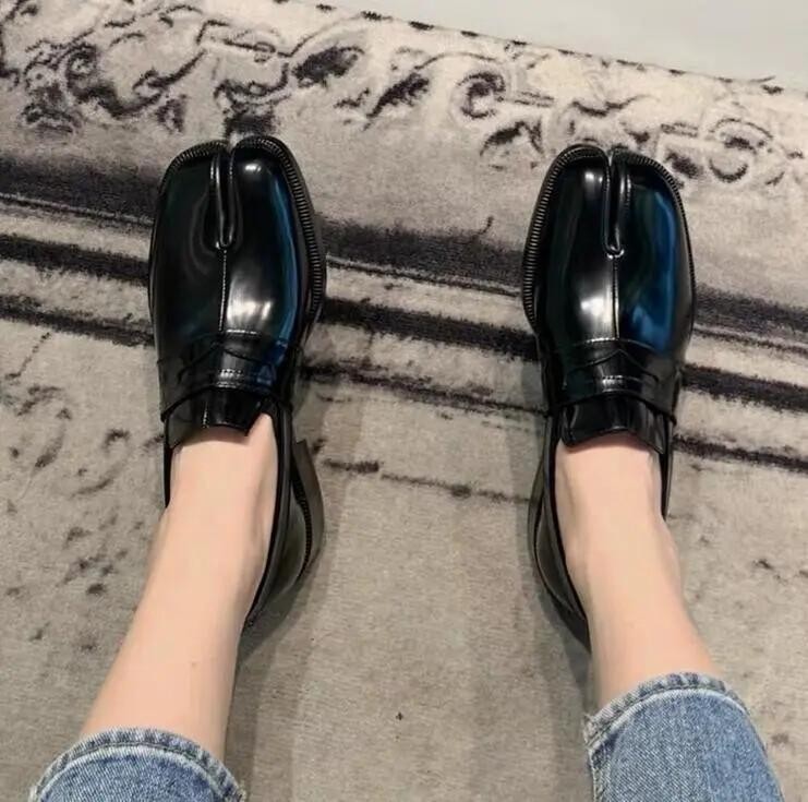 2026 Flat Moccasins Round Split Toe Shallow Slip On Slingback Mules Leather Shoe
