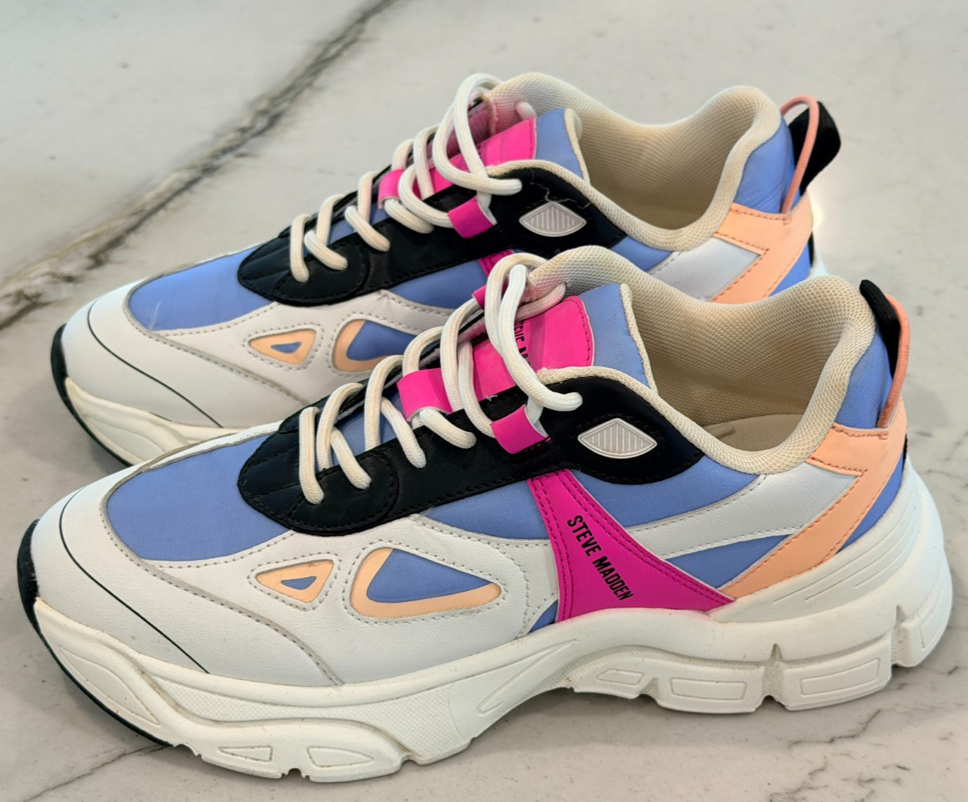 Steve Madden Women’s Clydie Sneakers Purple Blue Pink Possession Fashion Size 9