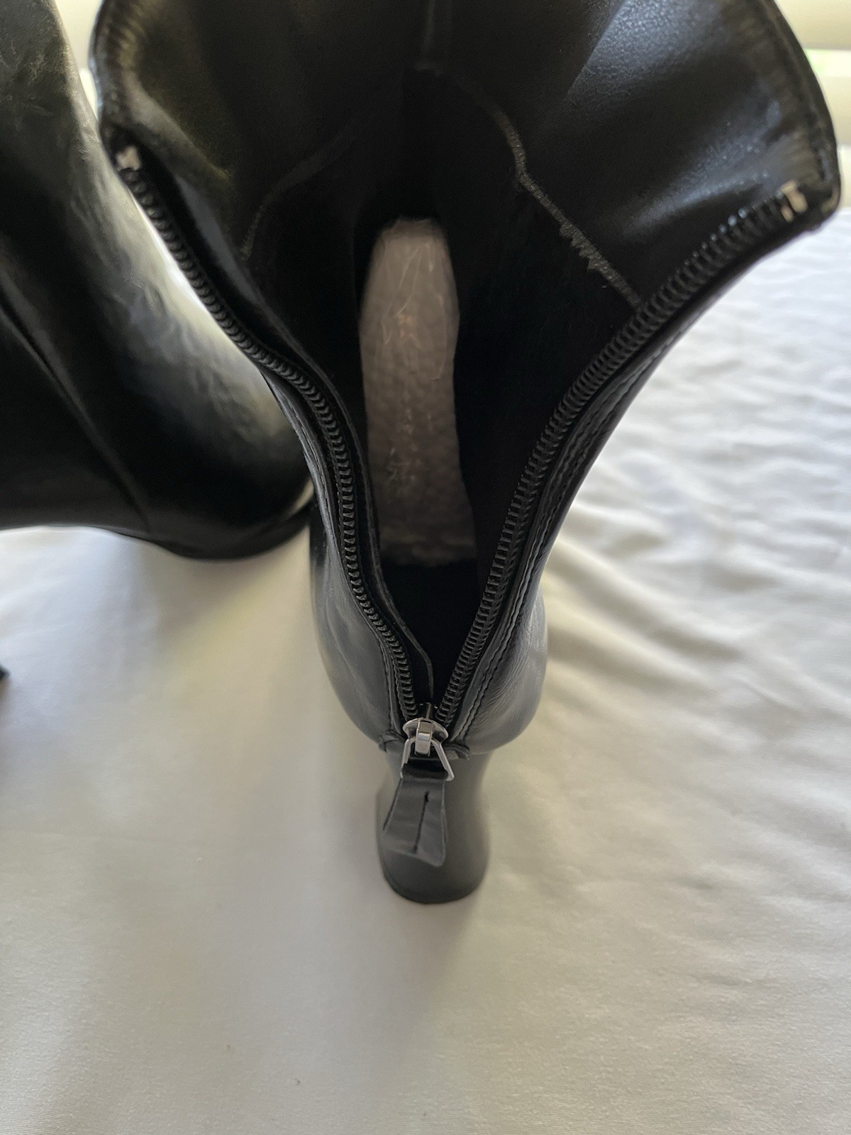 Women’s Black/Silver Faux Leather Zip Ankle Bootie Pointed Toe Cap Toe 42