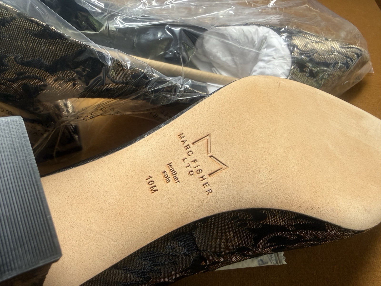 Marc Fisher LTD medium blue fabric pumps NIB 10M