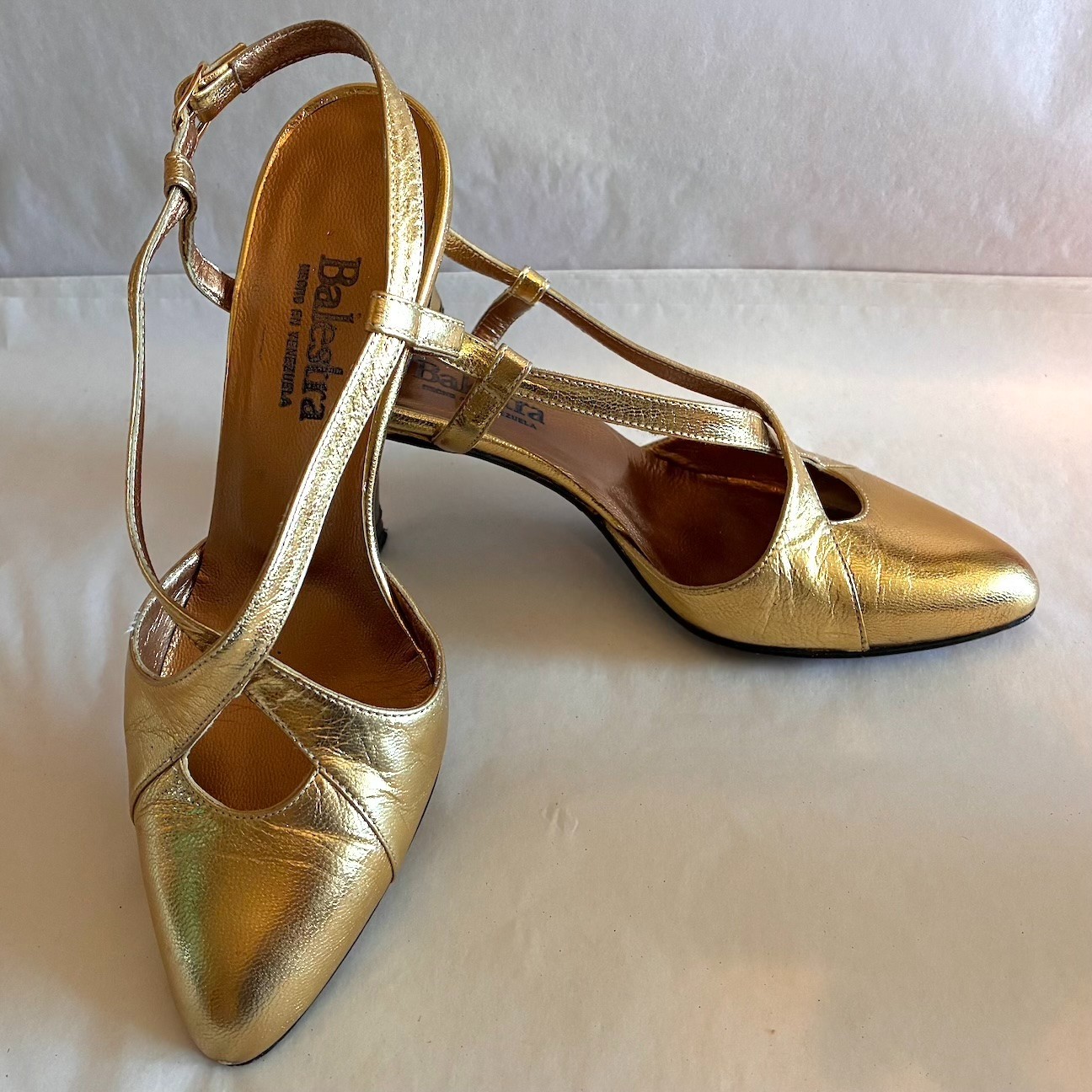 Balestra Venezuela Gold Metallic Leather 2.75″ Heel Slingback 34 (US 4-4.5)