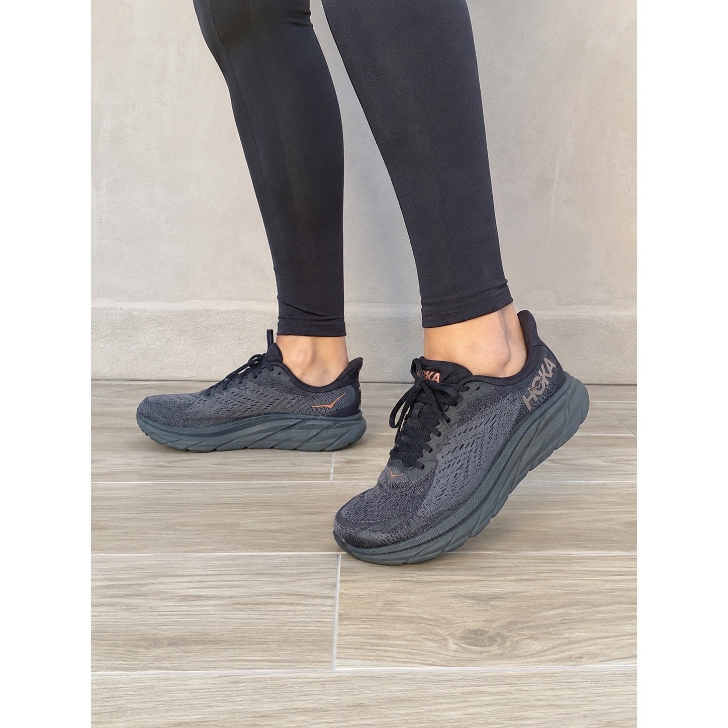 HOKA ONE Clifton 8 Women’s Black Running Shoes Women’s Size 9