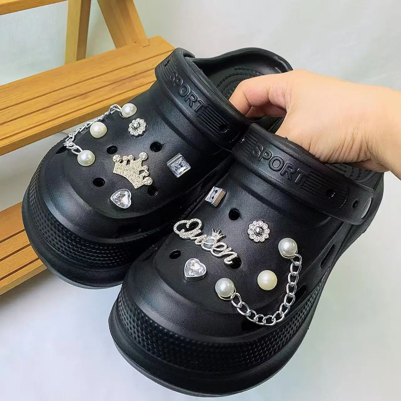 Style Women’s Clogs for Outdoor Wear in Summer, Non-slip Silver Crown Thick