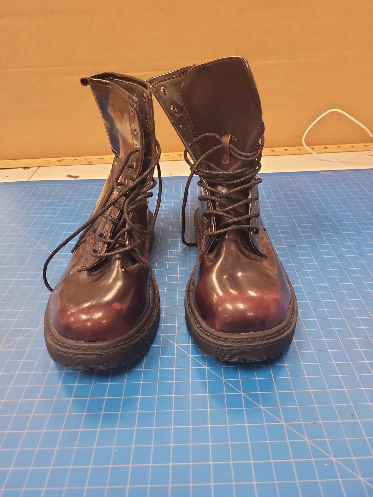 Women’s Burgundy Combat Boots Lace Up Size 8 Faux Leather Goth Punk Lug Sole