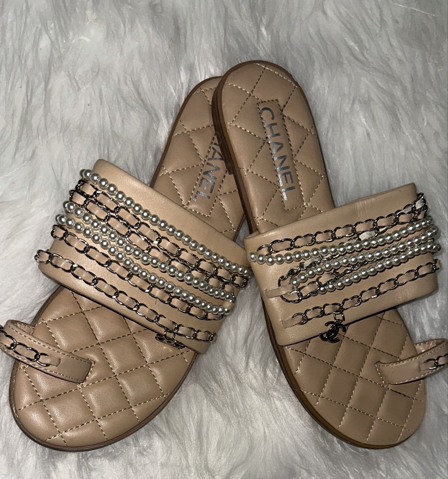 CHANEL Beige Leather Quilted Slide Sandals Chain Beaded Logo Slip-On 9