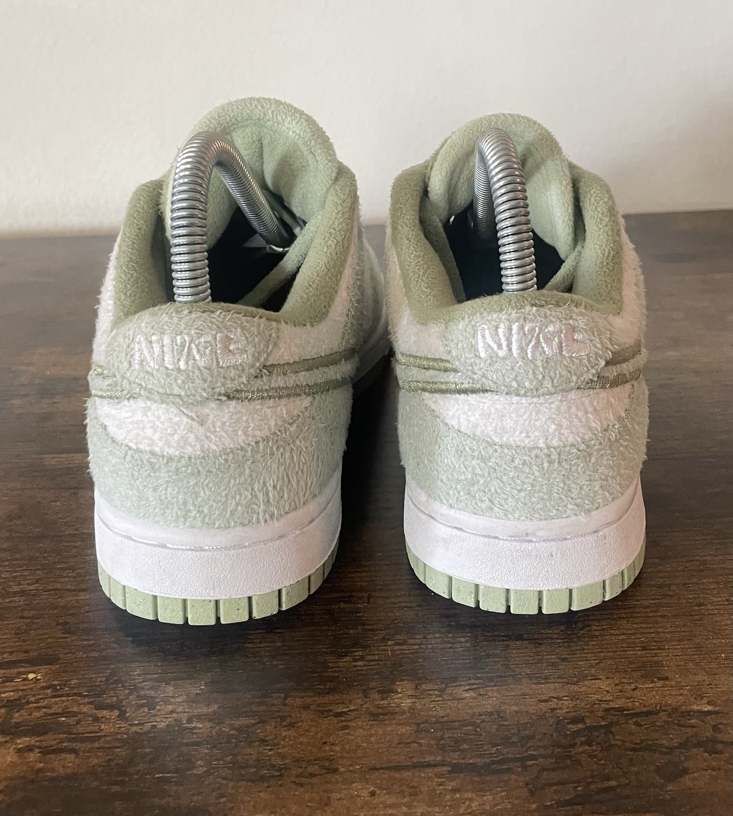 Nike Dunk Low Women’s Size 7.5 – SE Fleece – Honeydew 2022