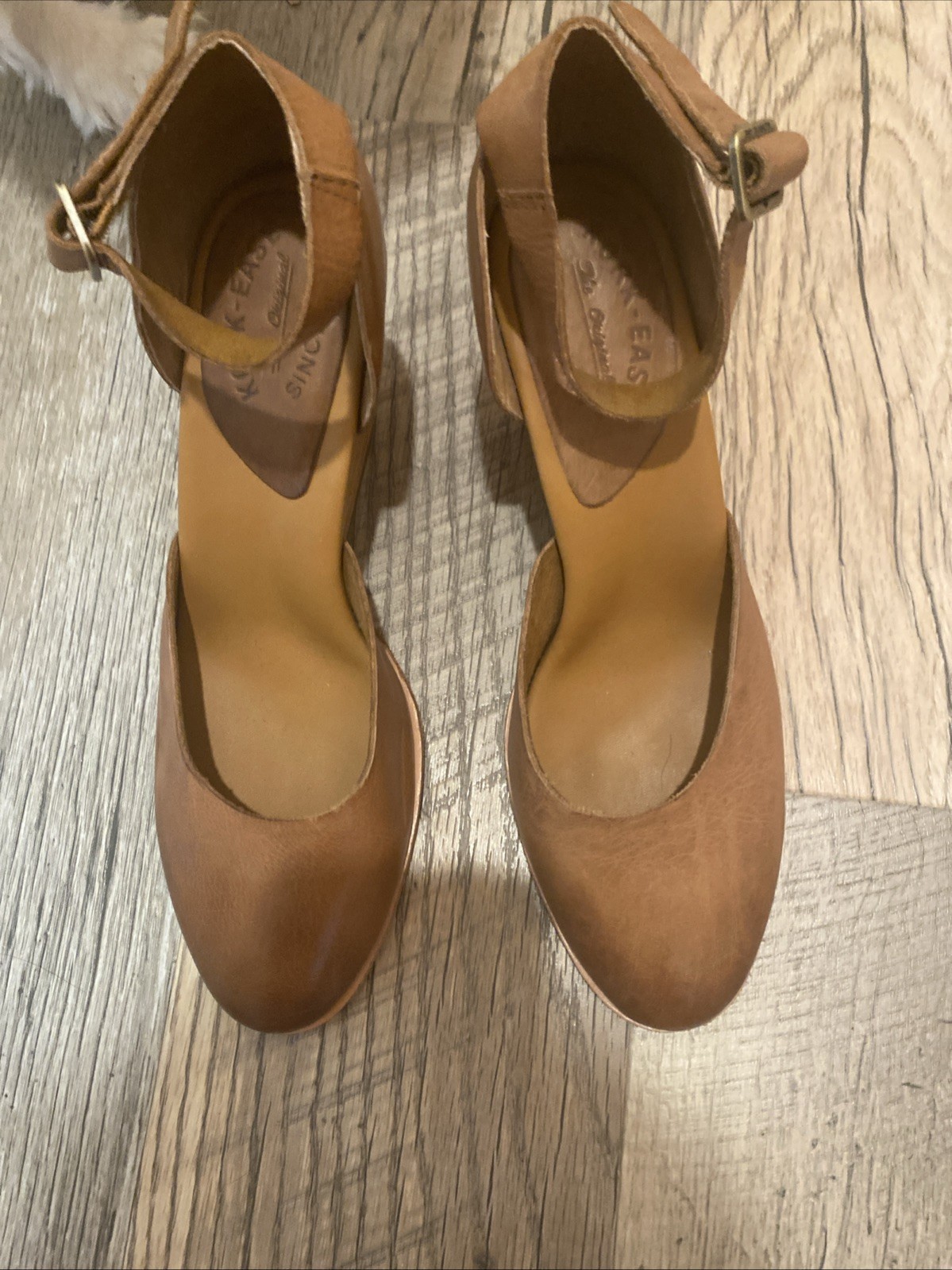 Kirk Ease Size 11 Women’s Camel Color Leather Heal With Buckle Strap New