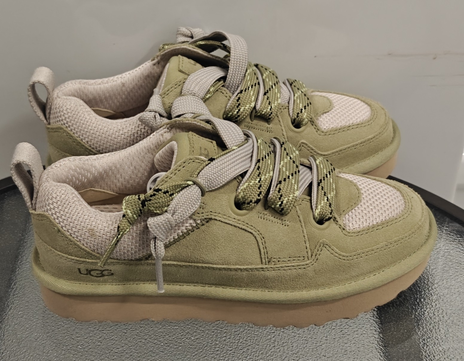 Womens UGG Lowmel Sneaker Size 5–06