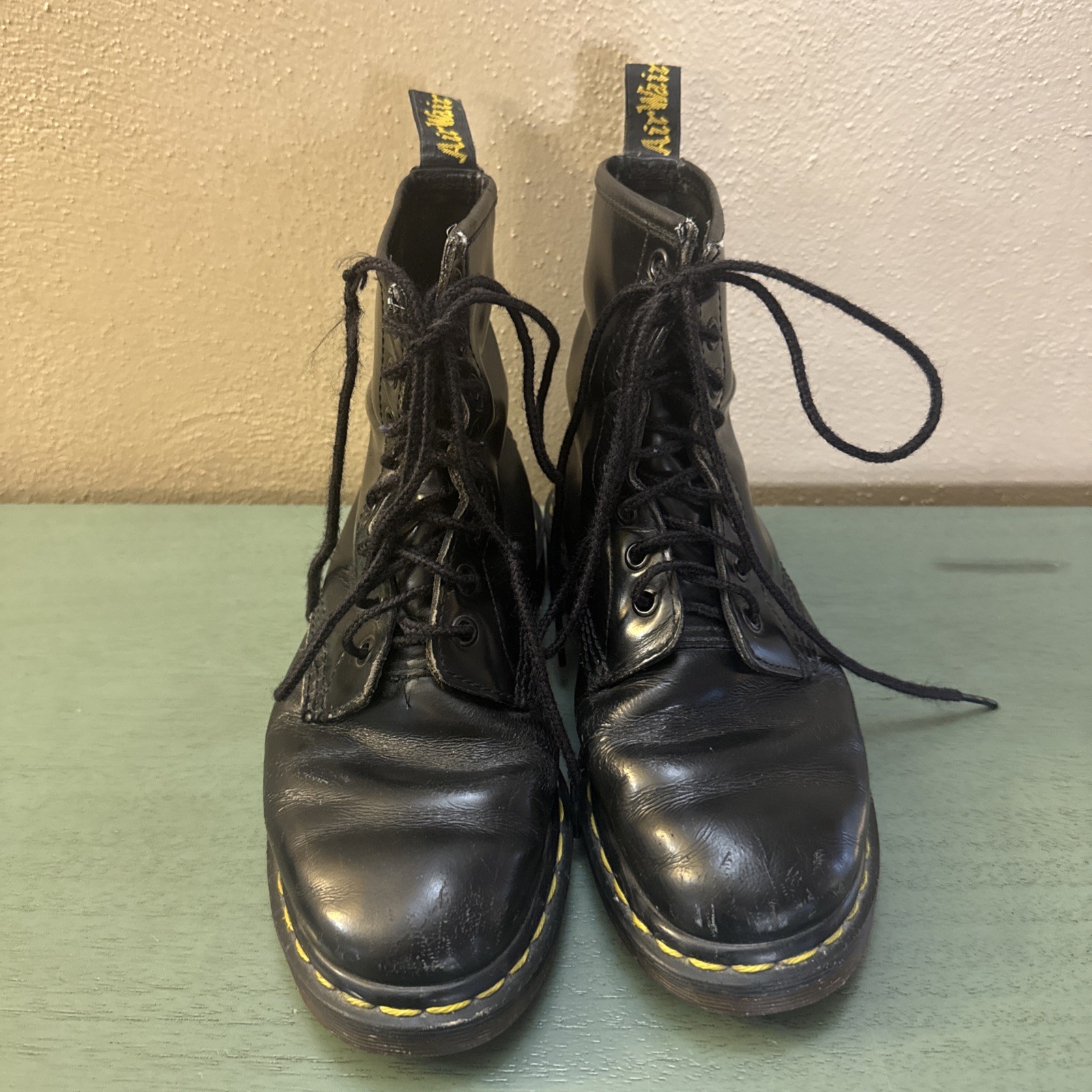 Dr. Martens 1460 Women’s Smooth Leather 8 Eyelet Boots Size 9 Black