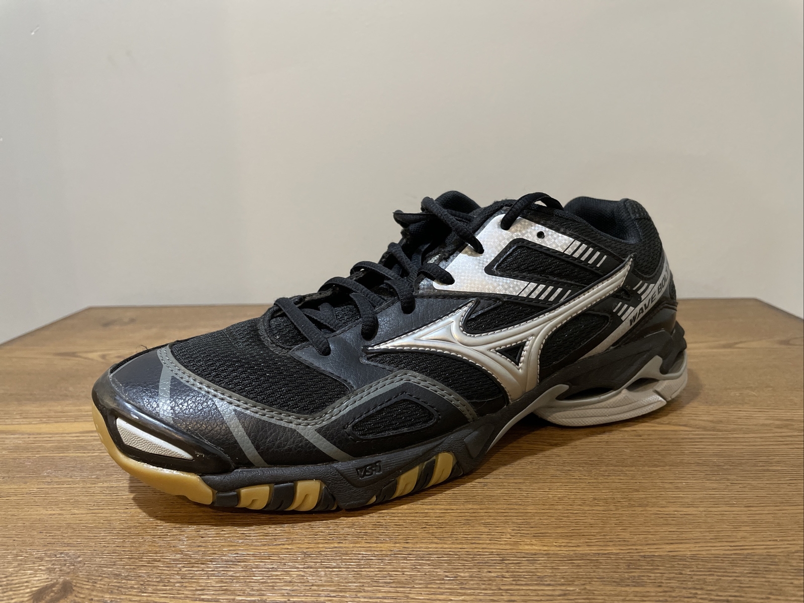 Mizuno Womens Wave Bolt 3 Indoor Volleyball Shoes Black Gray Size 10