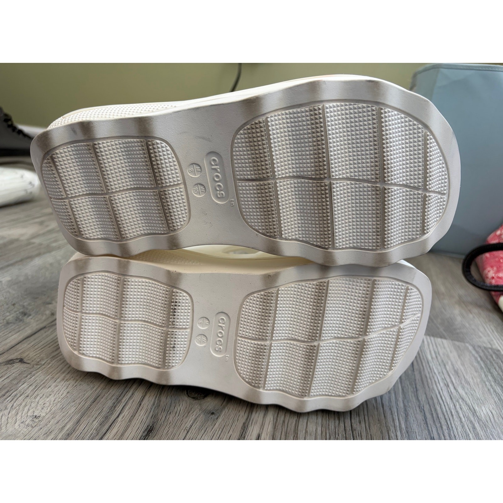 Crocs White Mega Crush Triple Strap Sandal Women’s Sz 10