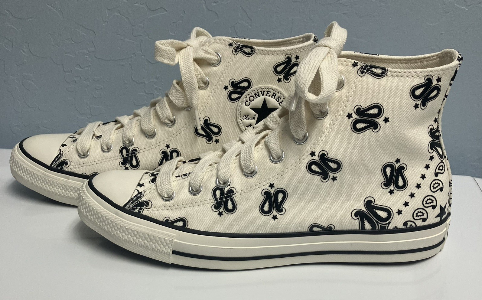 Converse All Star Black and White Customized High Tops Men’s 9 Chunky Laces New!