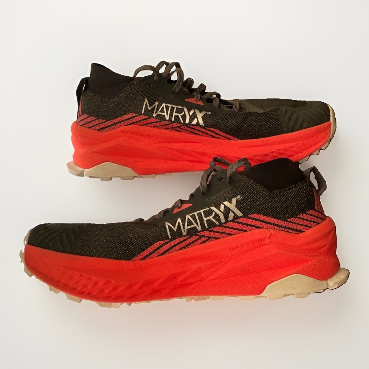 ONLY USED 1x women’s size 10 Altra Olympus 275 Trail Running Shoes ‘Coral’