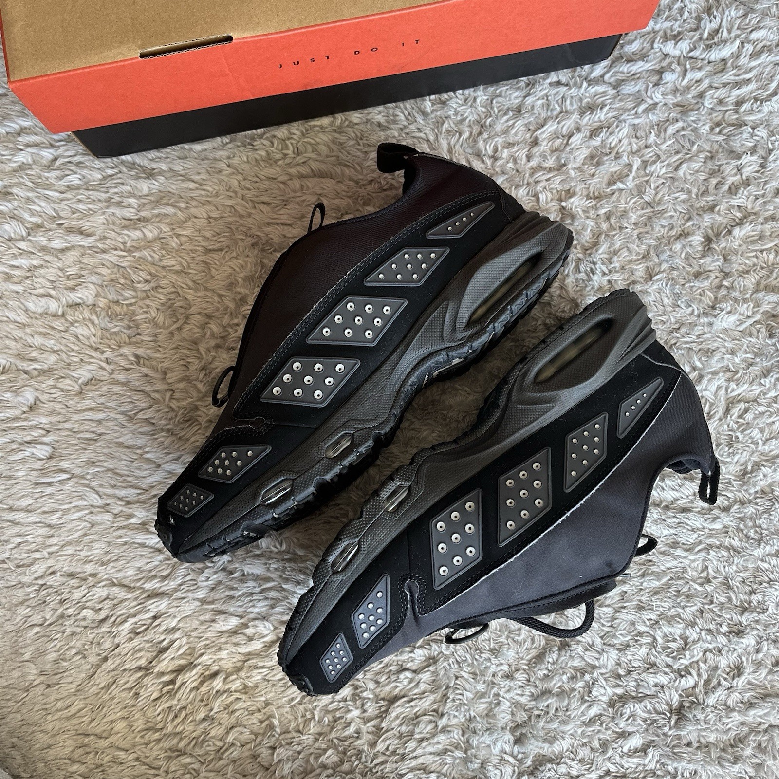 Size 10 – Nike Air Sunder Max Black Silver W