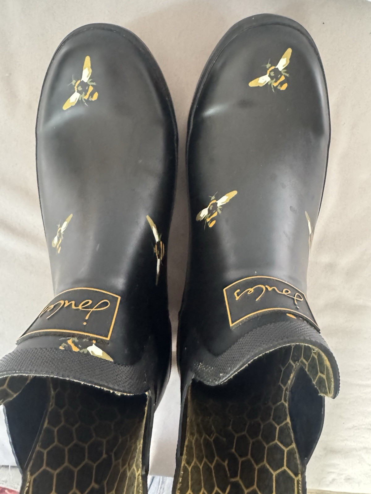 Joules Women’s Wellibob Black Metallic Bees Ankle-High Rubber Rain Boot – 10 M