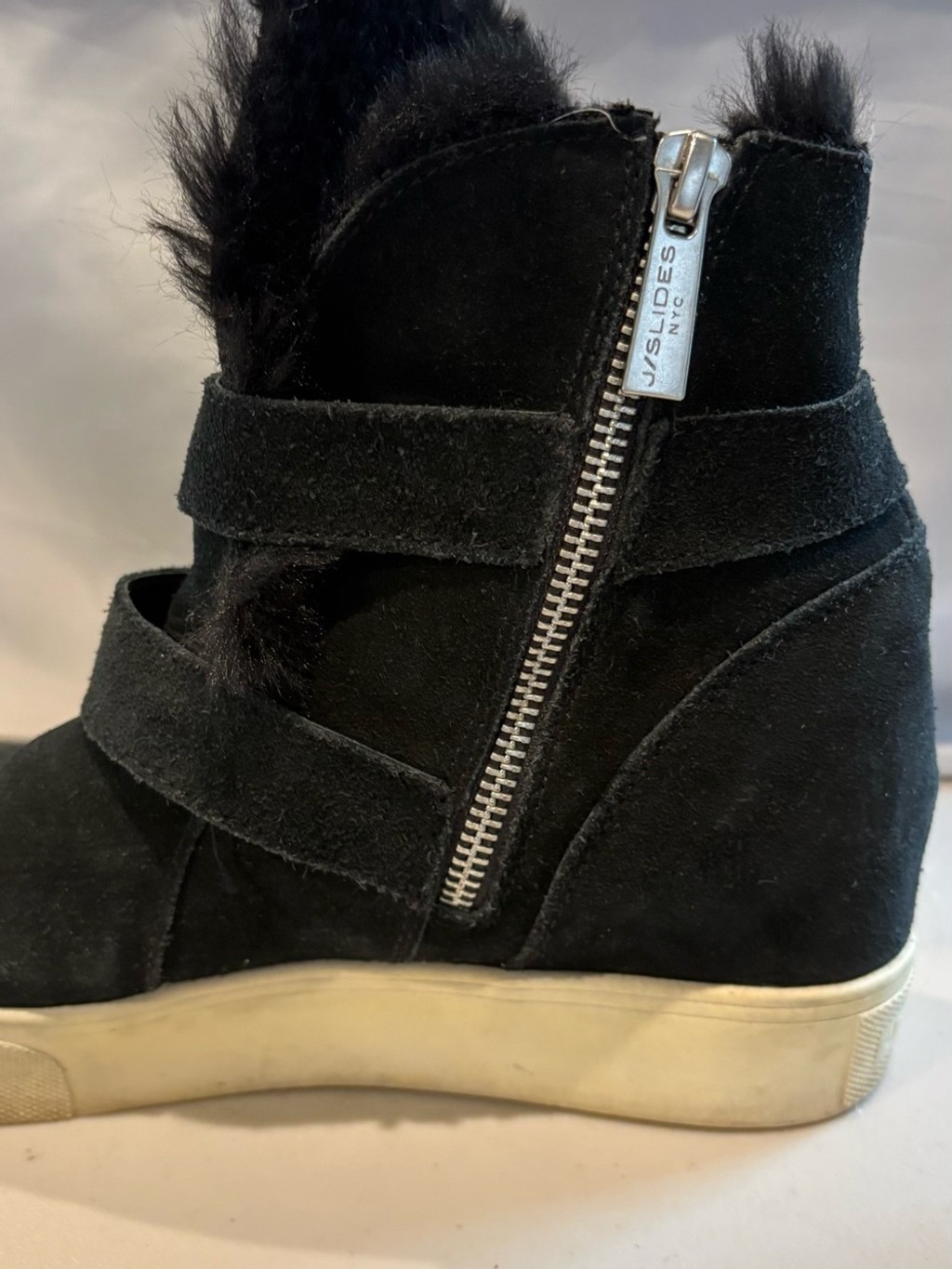 J/Slides Wells boots – faux fur botties in black. Size 7.5