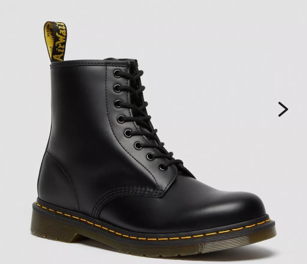 New Dr. Martens 1460 Unisex Smooth Leather Lace Up Boots Black Women’s 7 Men’s 6