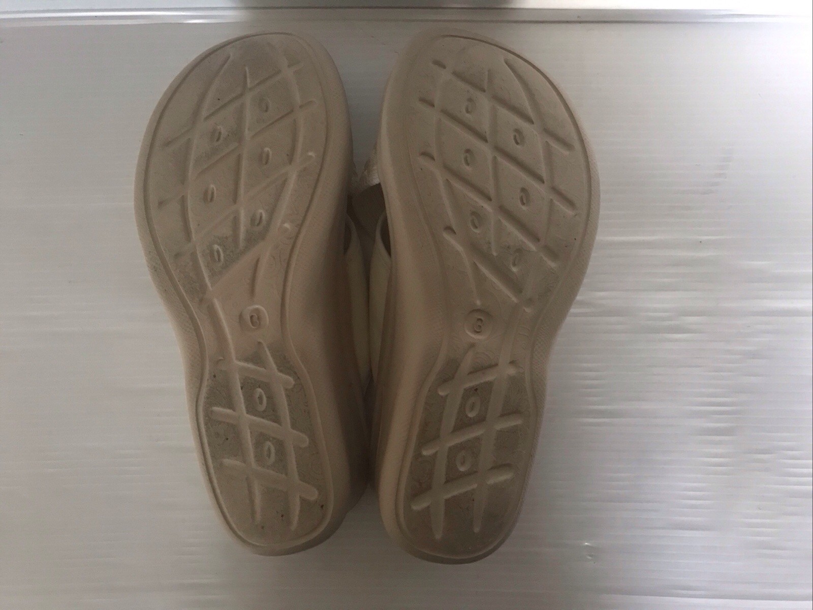LADIES BZEES CREAM WEDGE SLIP ON SANDALS Size 7.5M PREOWNED