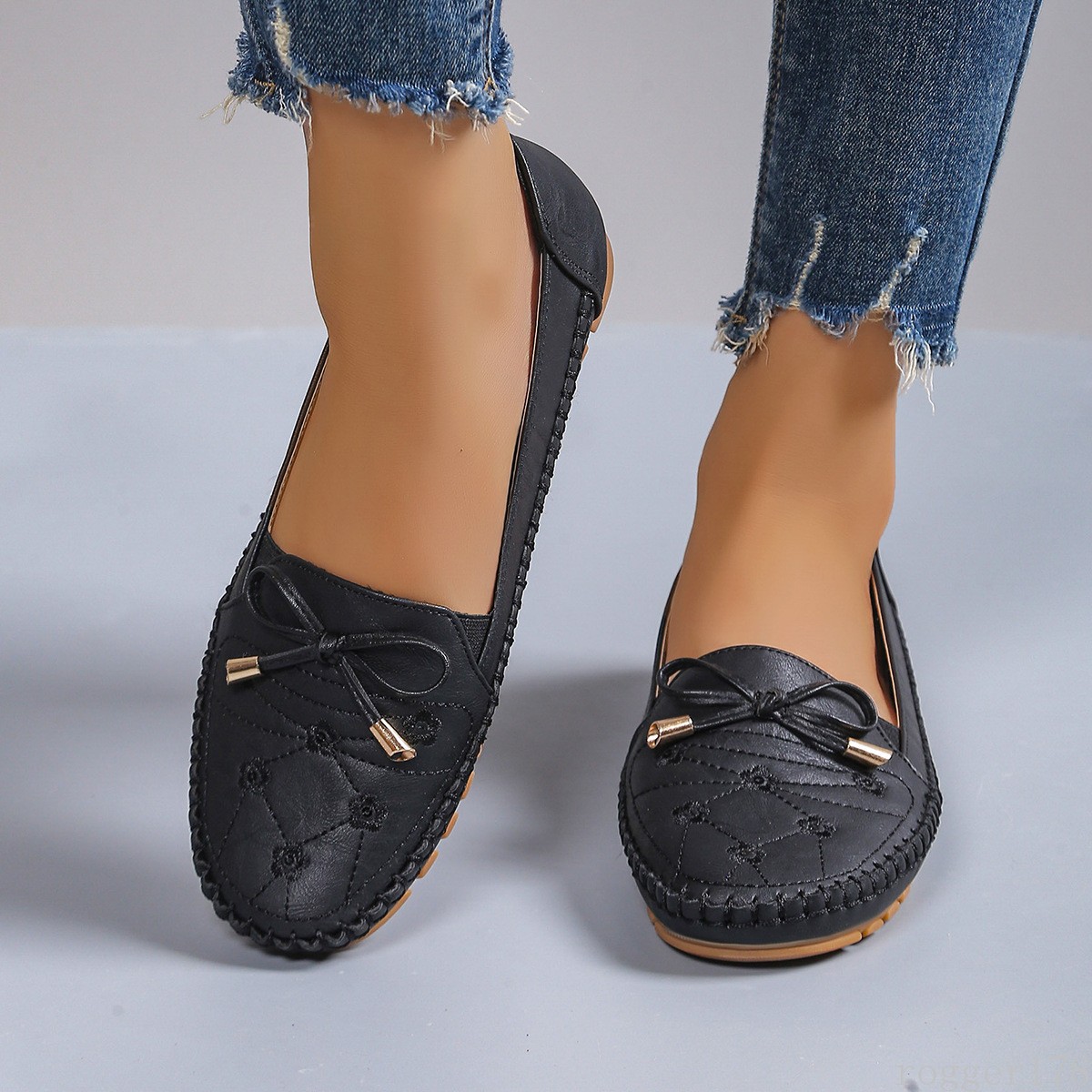 Womens Bow Accent Loafers Slip-On Casual Flat Driving Shoes for Daily Wear