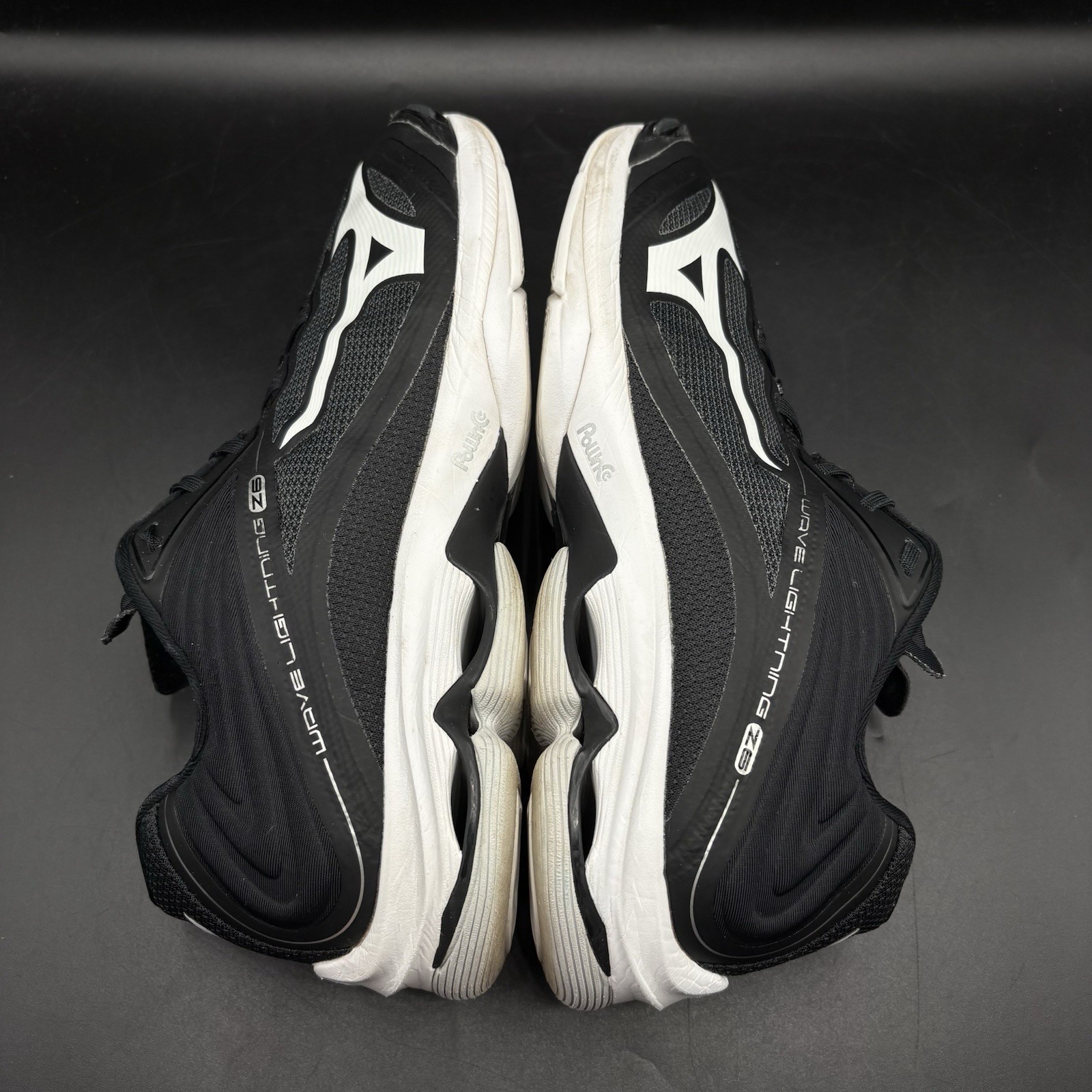 Mizuno Wave Lightning Z6 Volleyball Shoes Women 10.5 Black White Low Top