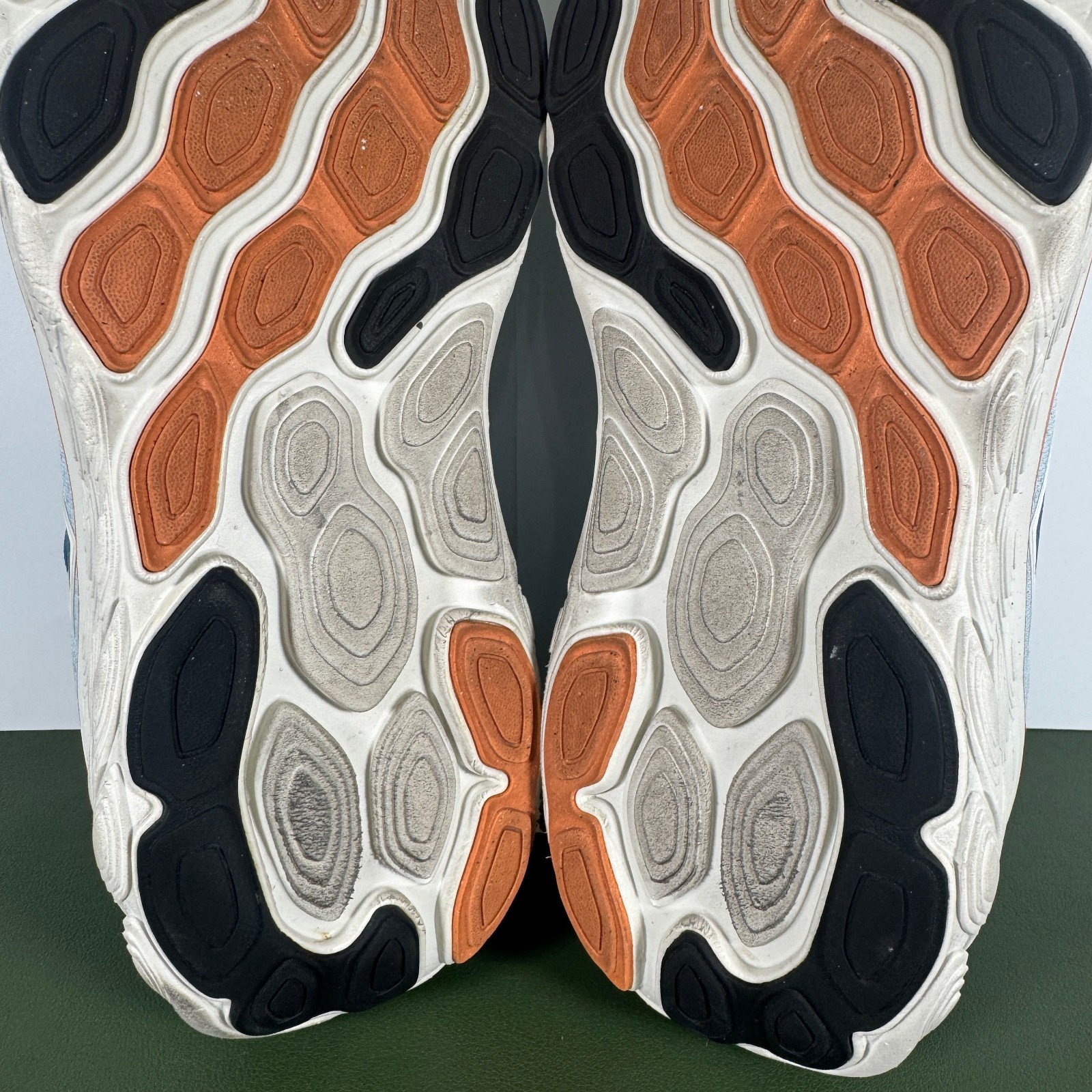 New Balance Womens (9.5 Medium B/M) 880 V14 Cushioned Sneakers