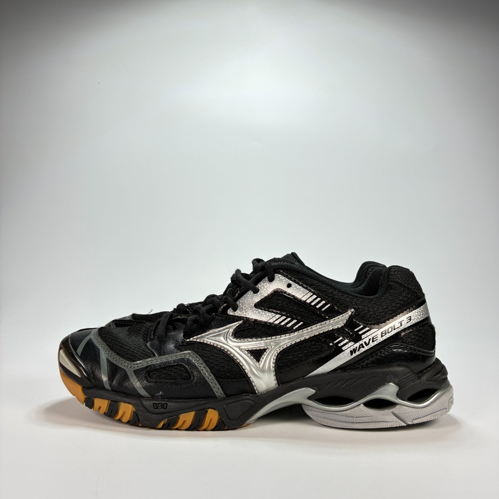 Mizuno Wave Bolt 3 Black Silver Lace Up Court Volleyball Shoes Women’s Size 7.5