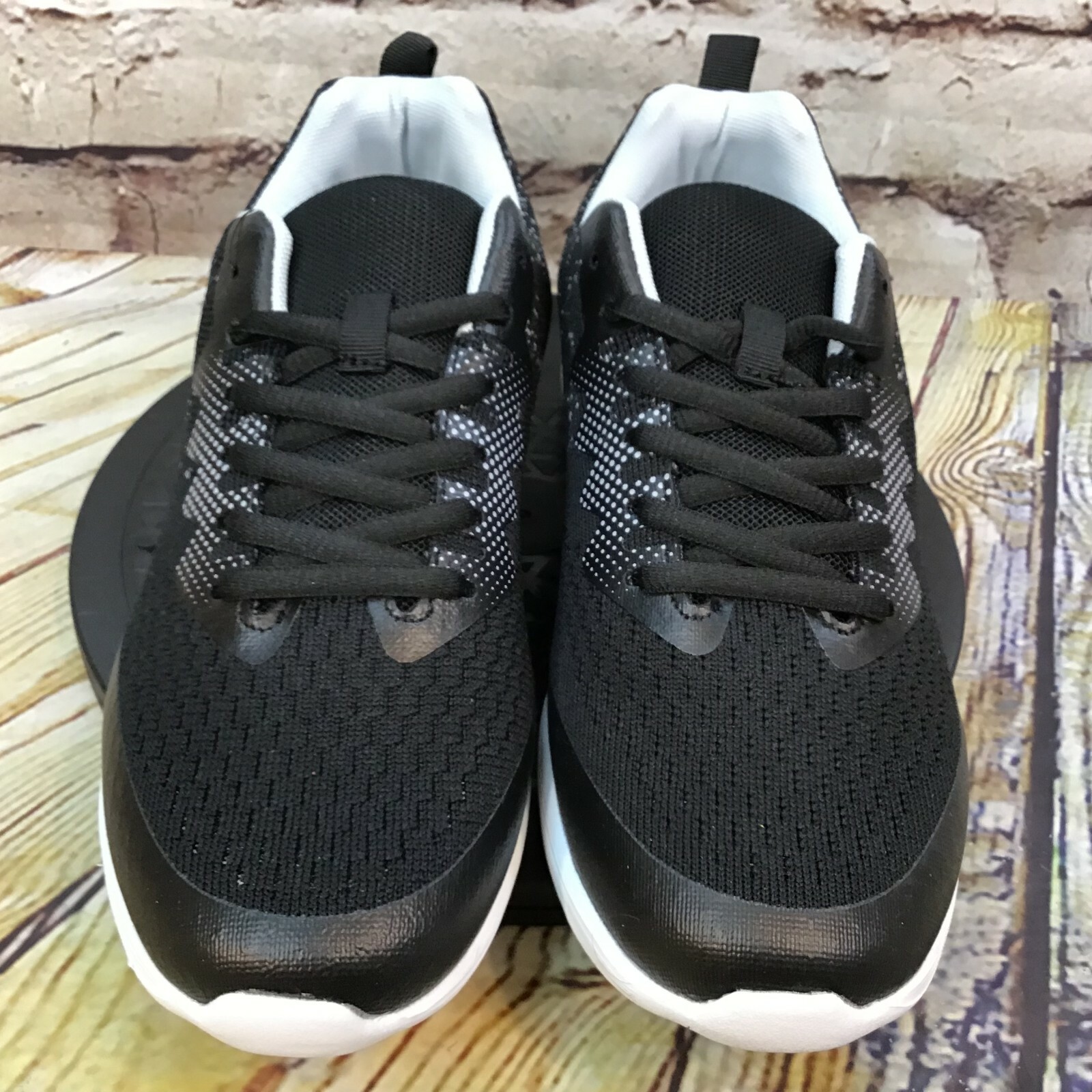 Vepose New York Women’s Black Super Lightweight Mesh Comfort Control Sneakers 8