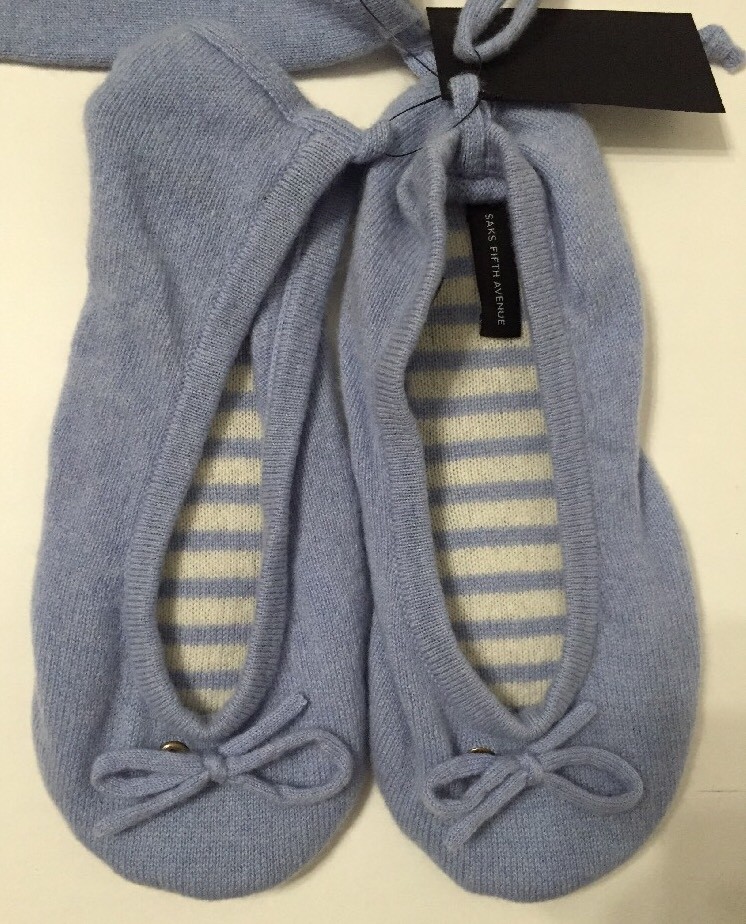 Saks Fifth Ave Womens Blue Cashmere Amenity Travel Kit Slippers Eye Mask Pouch