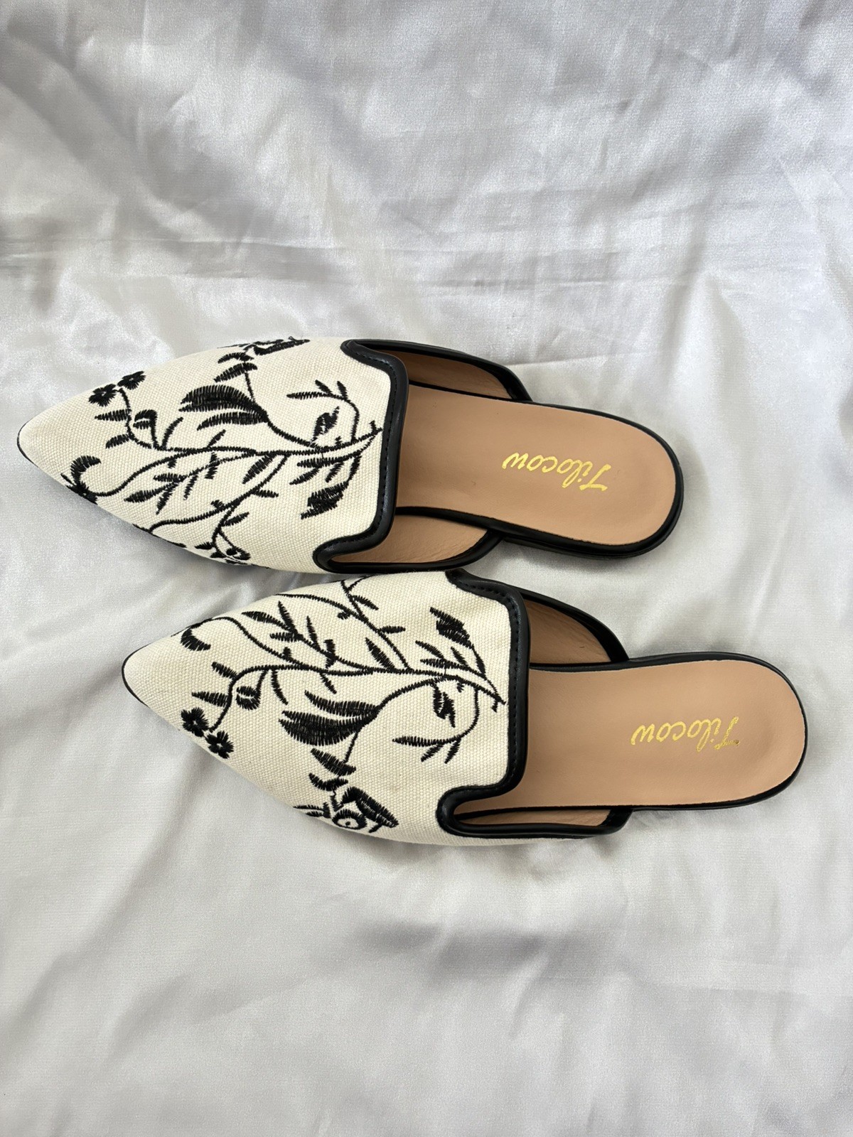 Summer SALE! Tilocow Black Floral Pointed Toe Flat Mules Size 6