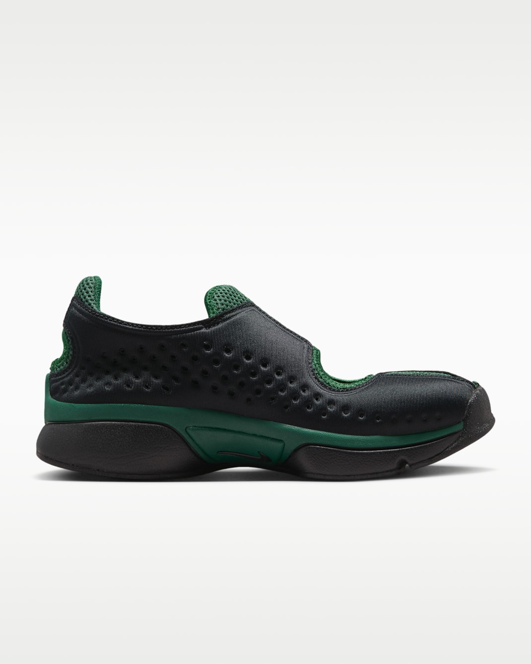 NIKE Women’s Rift 2 IQ8006-002 Black Team Dark Green Fire Red