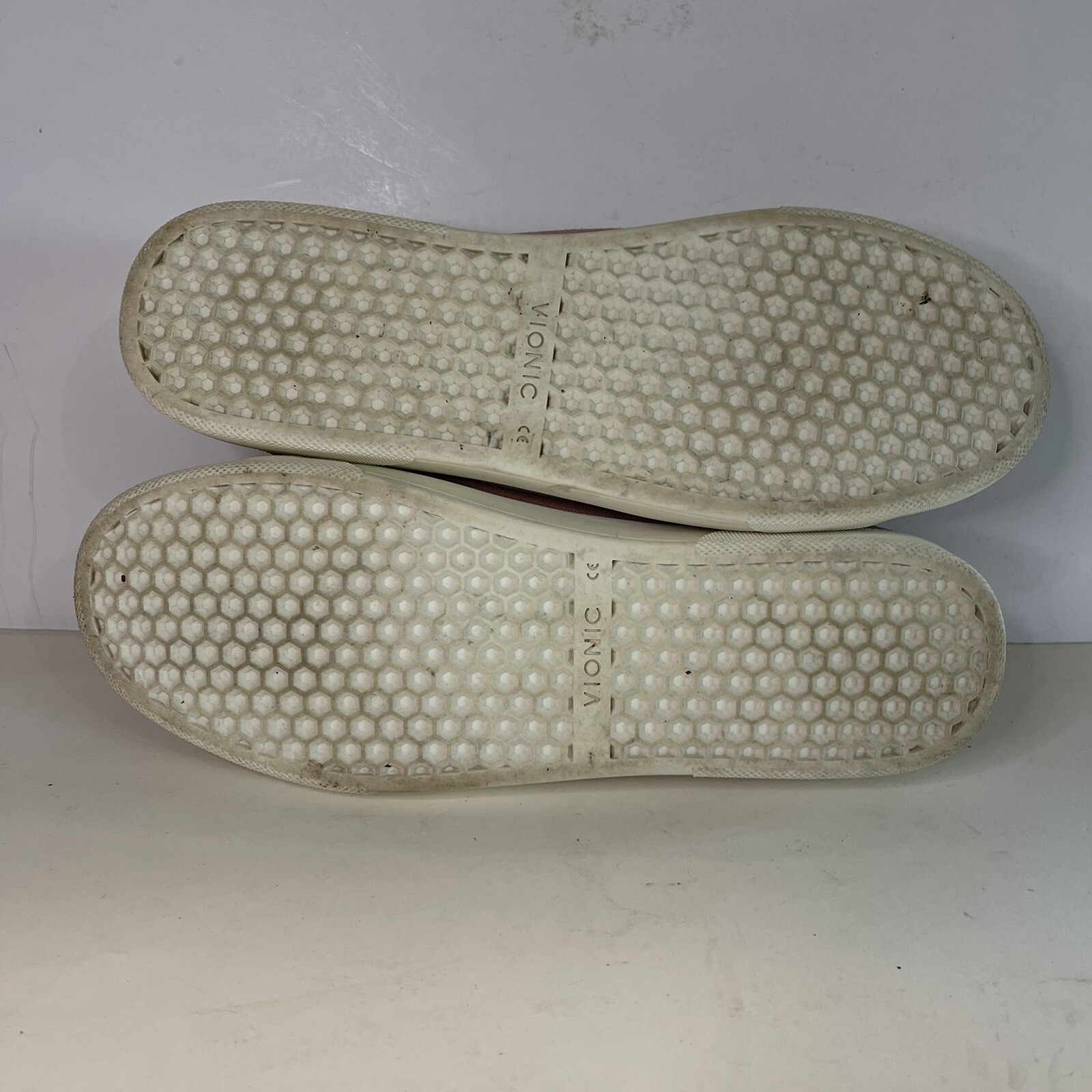 Vionic sneakers womens size 9 pink guc see pics