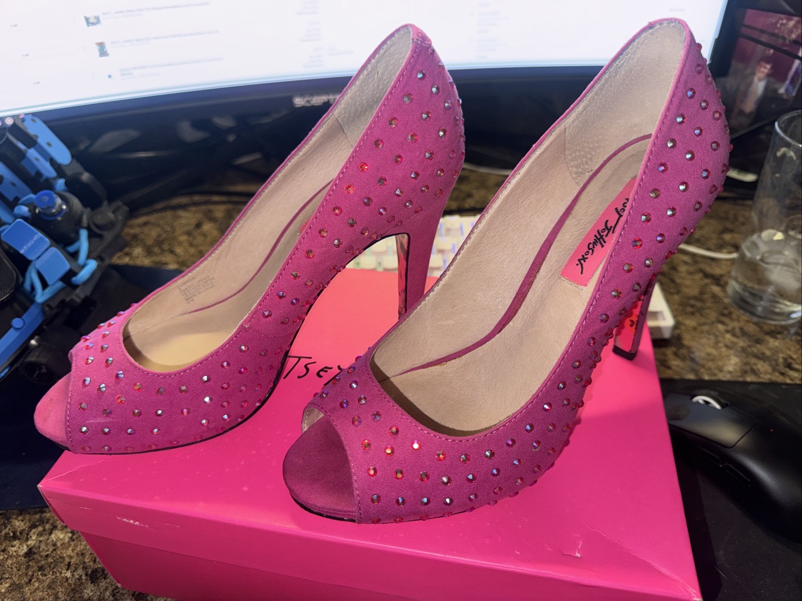 Betsey Johnson Carrrie Fuschia Heels Beautiful Shoes