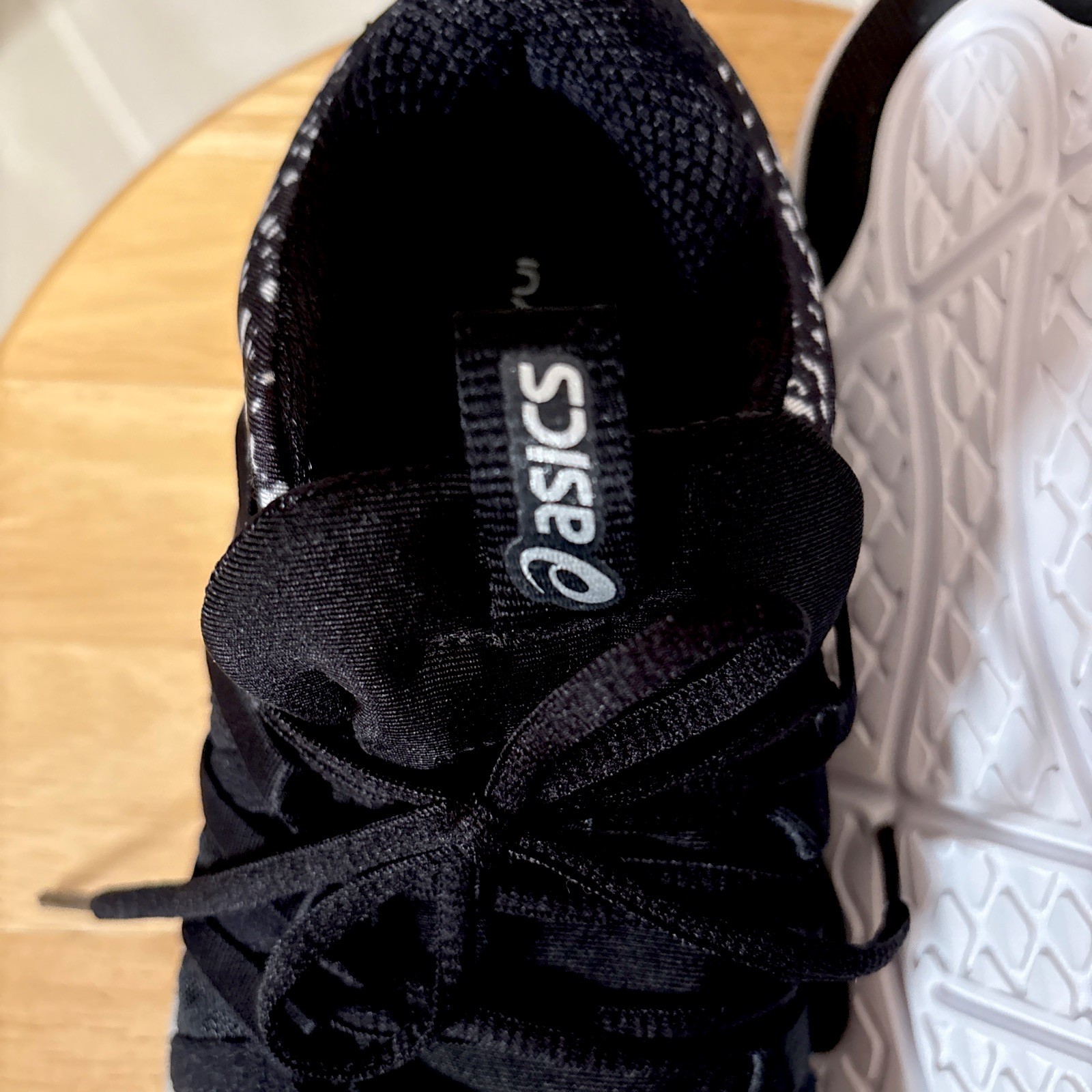 Asics Women’s Sz 5 1/2 Black White Gel-Fit Yui Training Shoes made is Indonesia