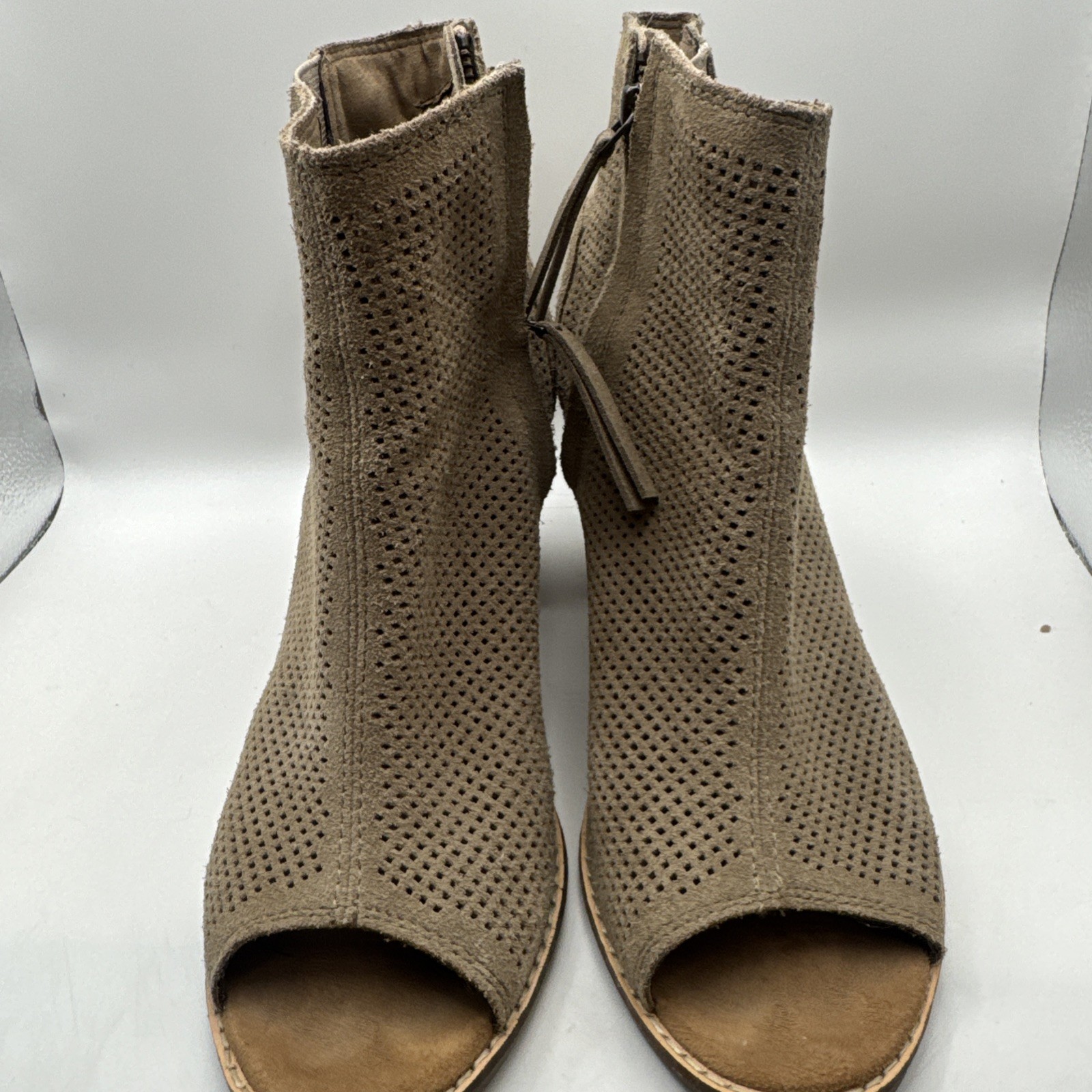 Toms Heels Shoes Women’s 11 Tan Beige Micro Fiber Zipper Peep Toe Majorca