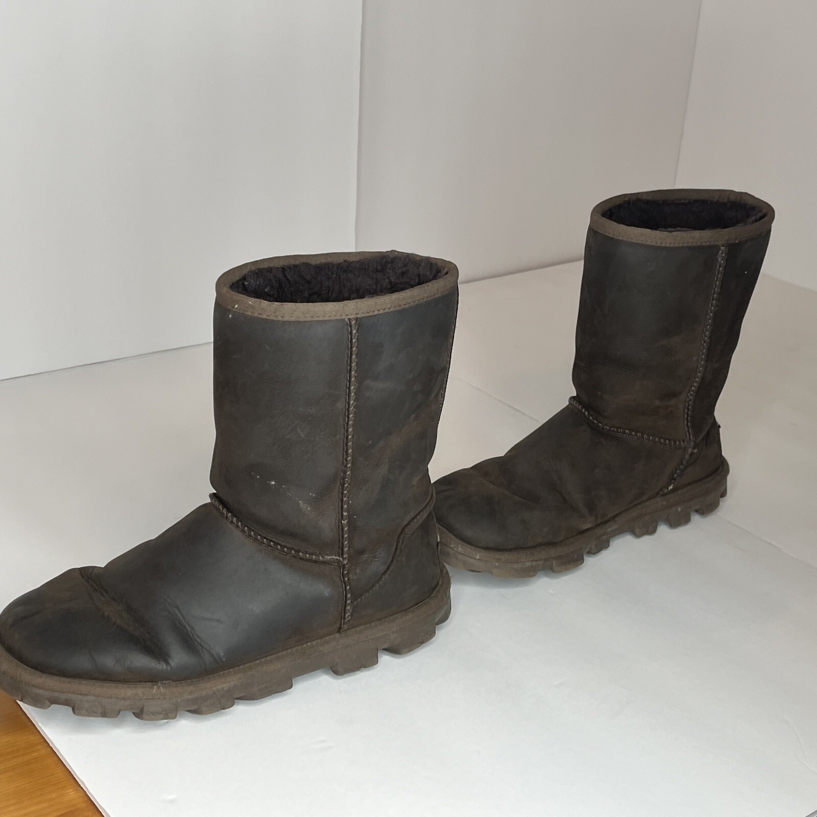 UGG 1111513 ESSENTIAL DARK BROWN SHEARLING LEATHER WOMENS USA 8 BOOTS