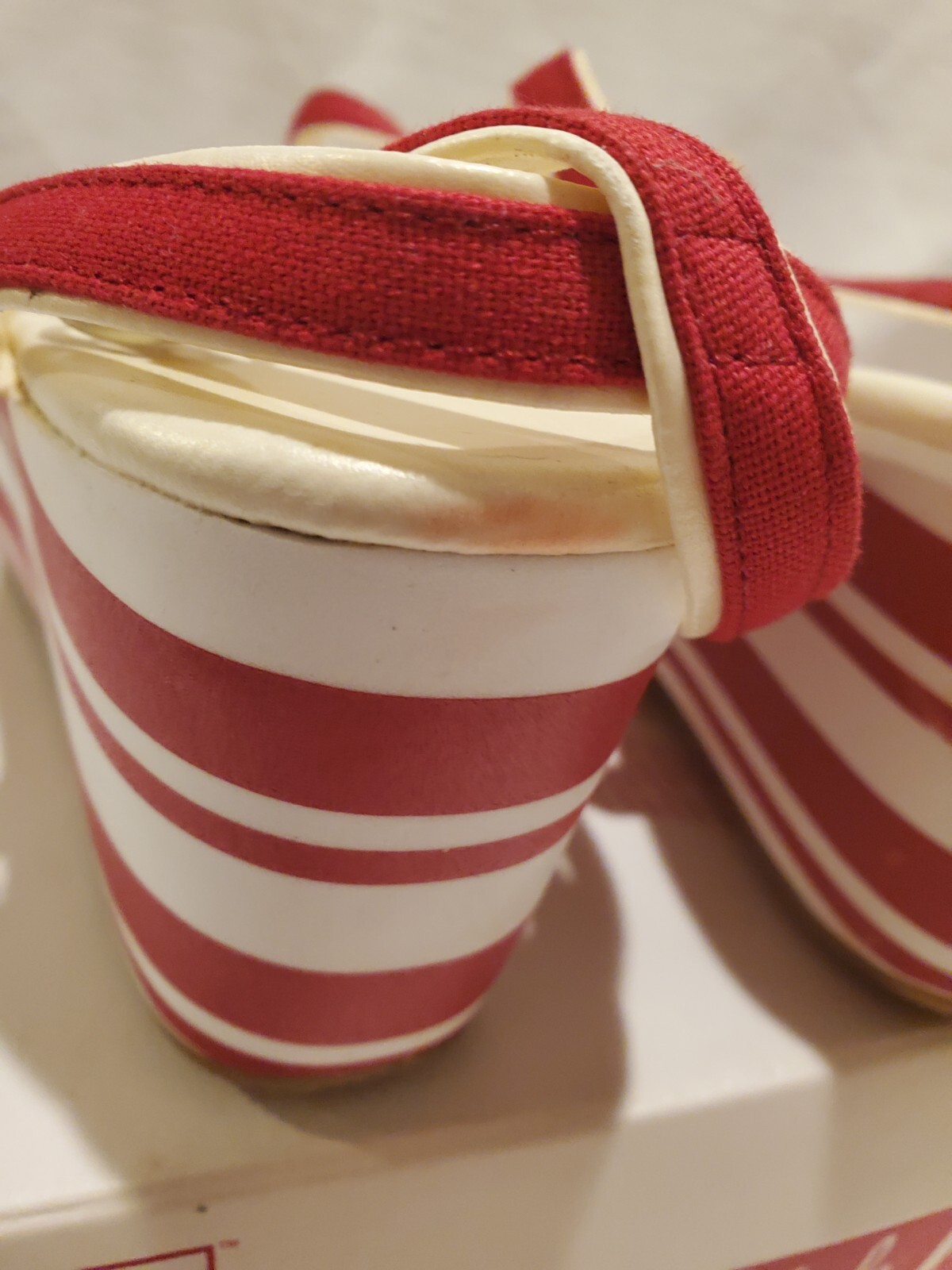 American Eagle Women 8 M Red White Sasha Eva Wedge Heel Stripe Strappy Shoe