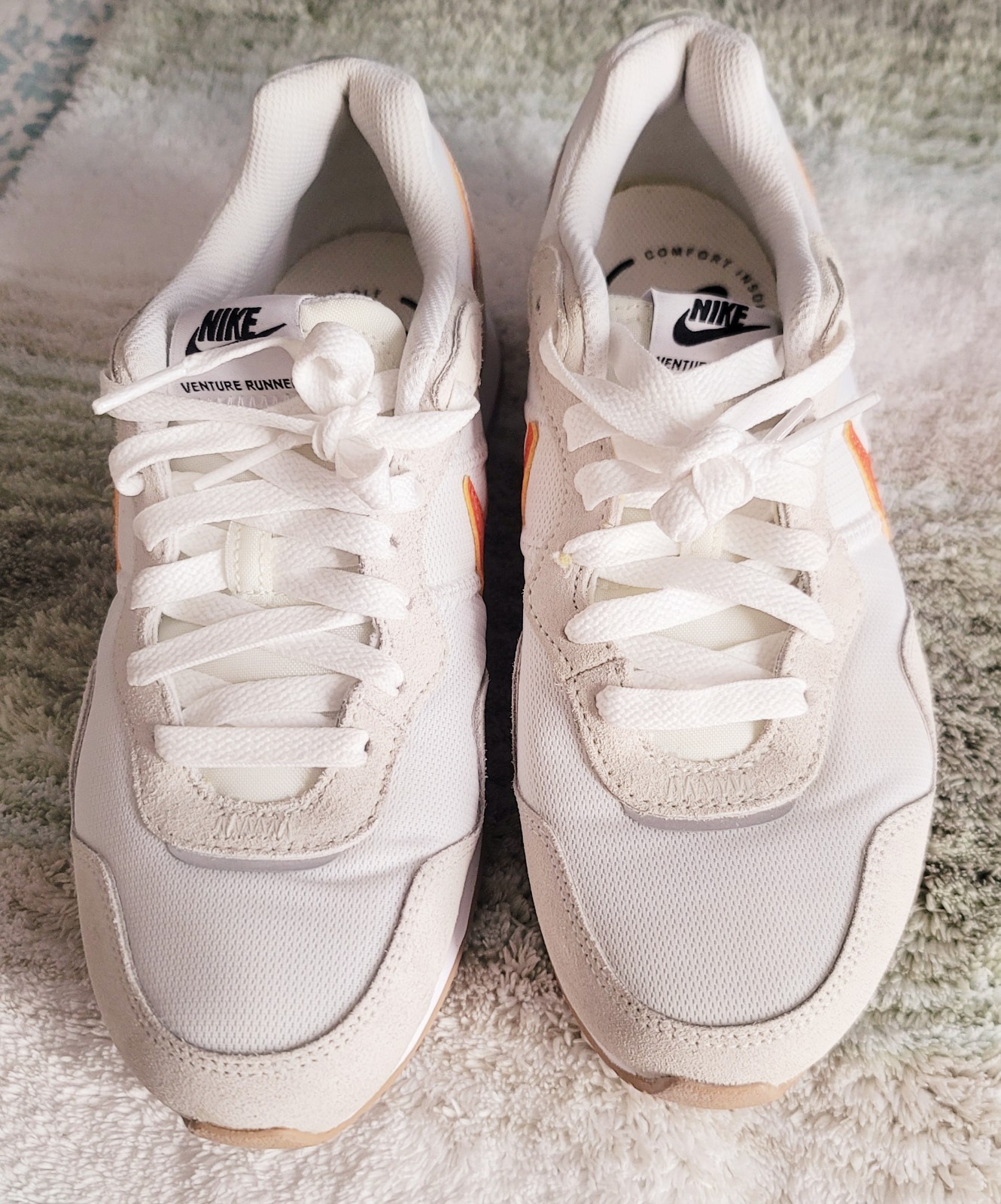 Nike Venture Runner White Orange Beige Mesh Suede Low Top Athletic Sneaker