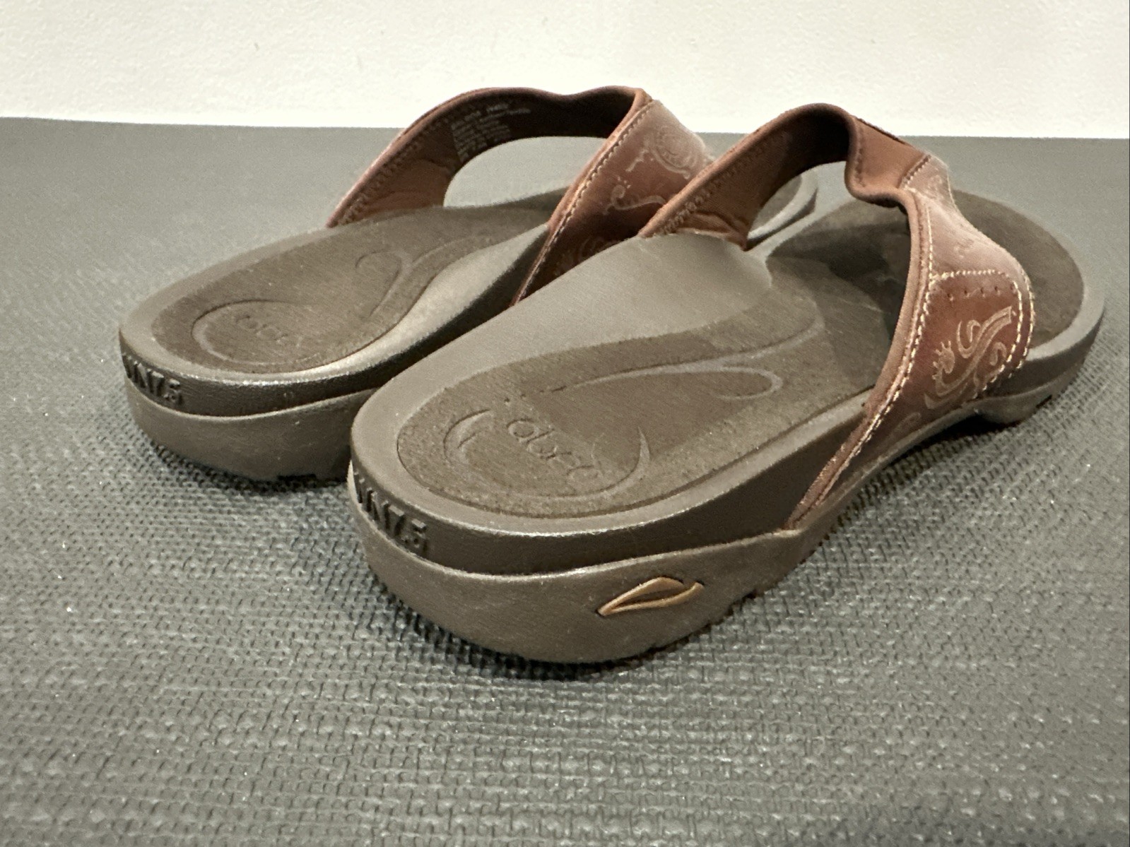 Abeo Balboa Leather Thong Sandals Women’s Size 7.5 W400 Brown