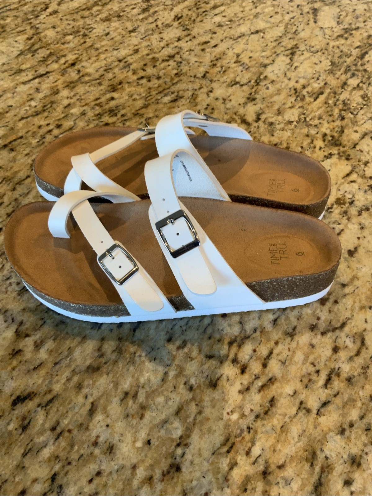 Time and Tru Flats Thong Sandals White Slip Ons WMTT40AM315 Women’s Size 6 ~ EUC