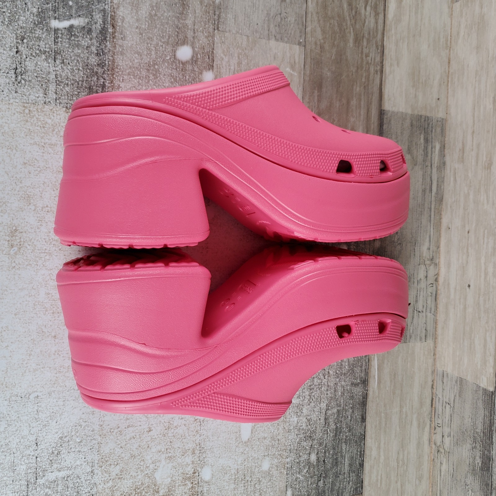 Crocs Siren Clogs Sz 11 Hyper Pink Rubber Platform Slip On Block Heel