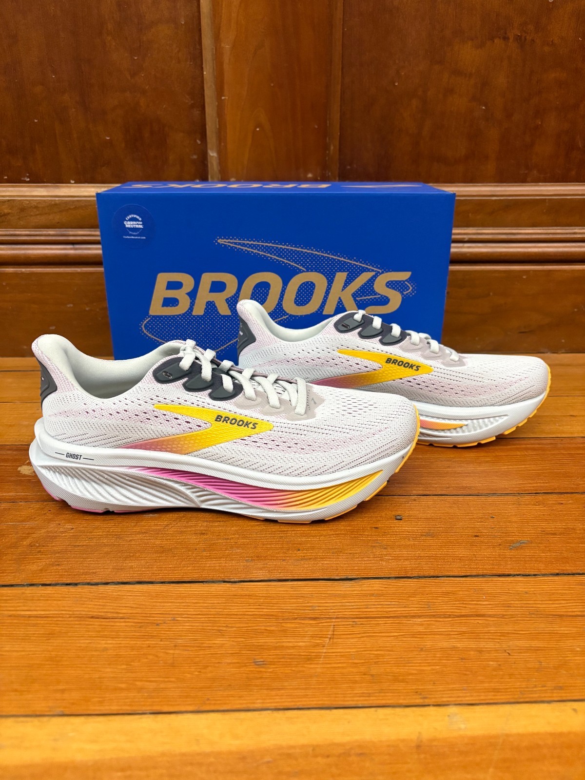 NEW – Brooks Ghost 17 (Style#120431070) Color: Oyster/Apricot/Pink Size: 6.5B