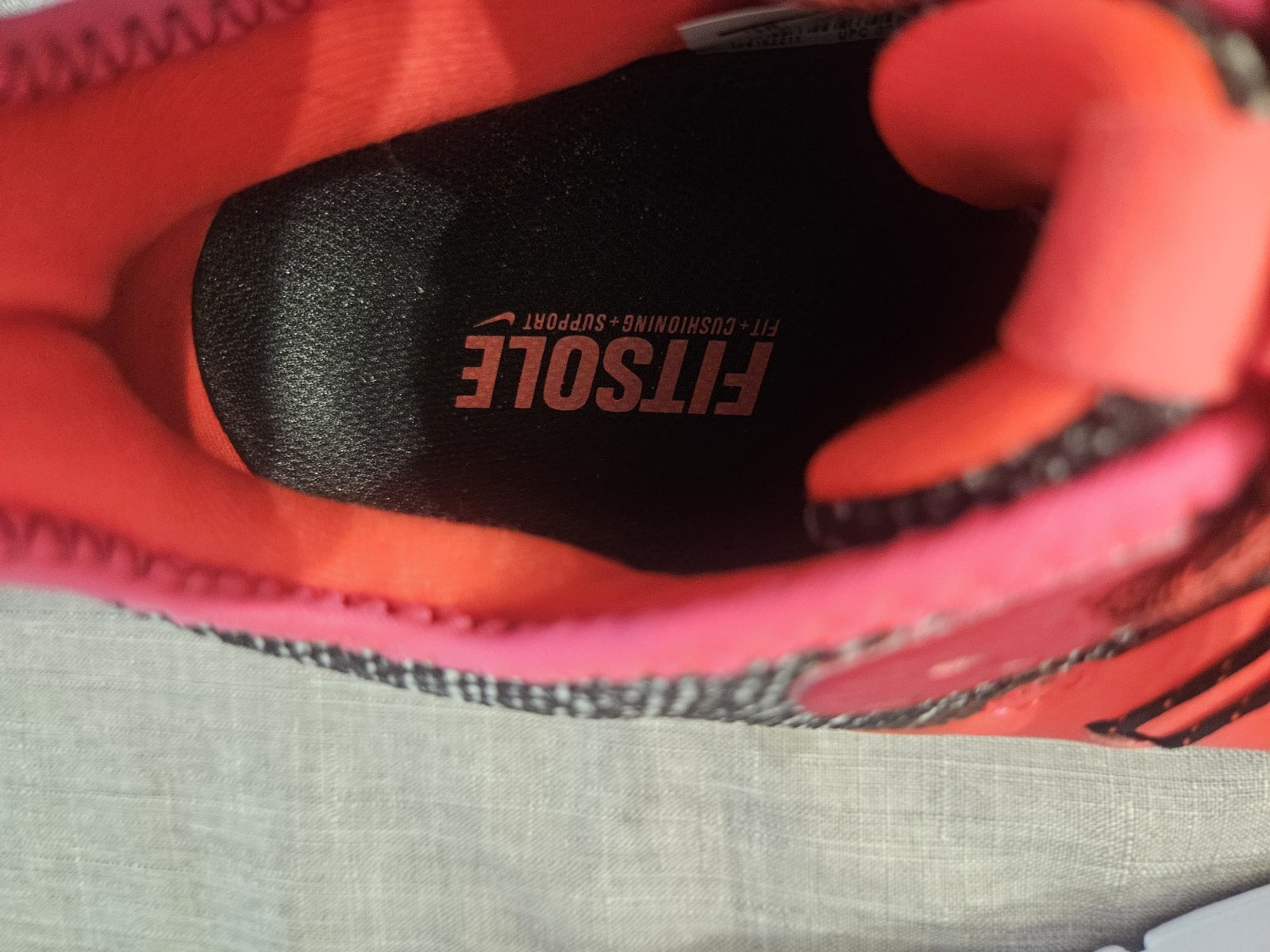Ladies Air Max Sneaker US 10 dark Pink red, black White Cushioned Mesh