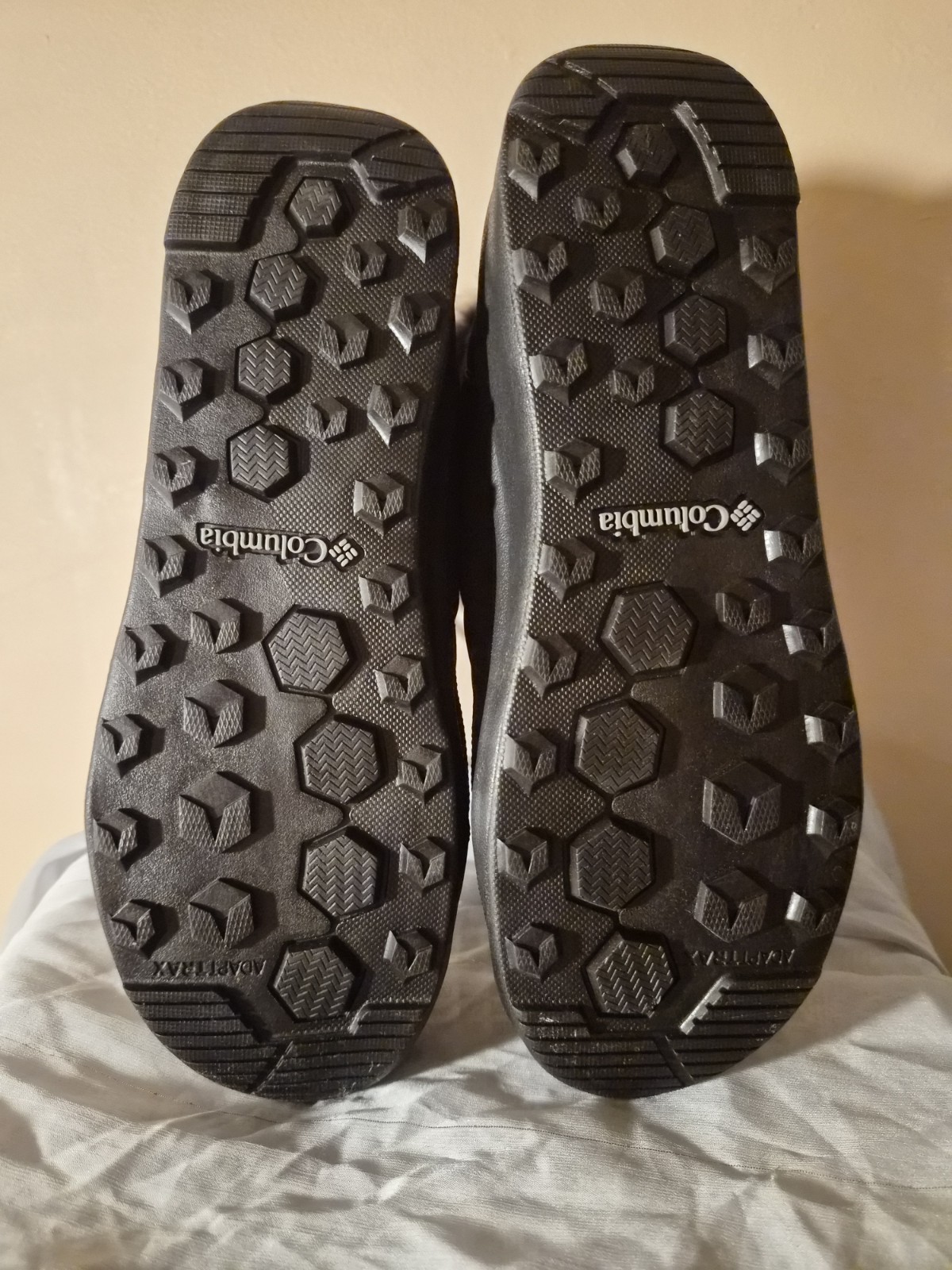 Columbia Minx Shorty Women’s Black Waterproof Faux Fur Trim Snow Boots US 7.5