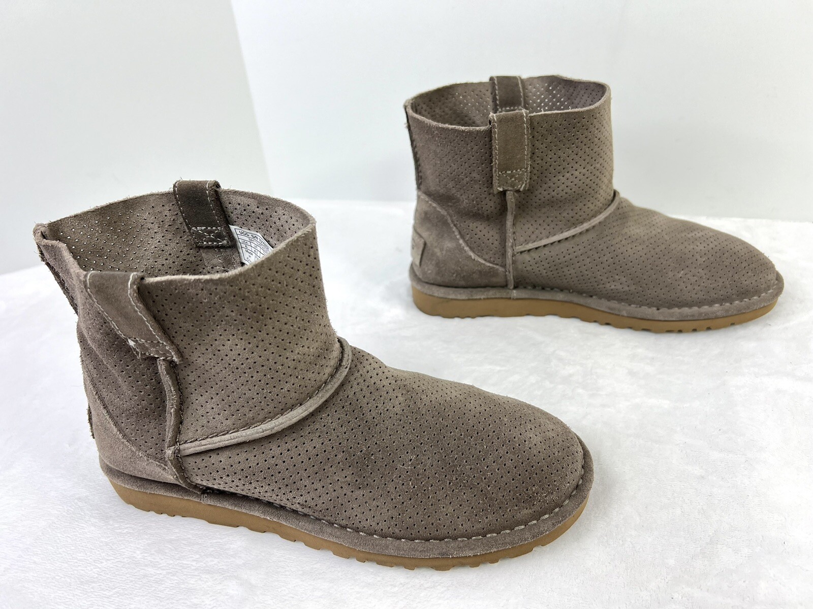 Ugg Classic Mini Perforated Ankle Unlined Boot Leather Gray 1016852 Women Size 6