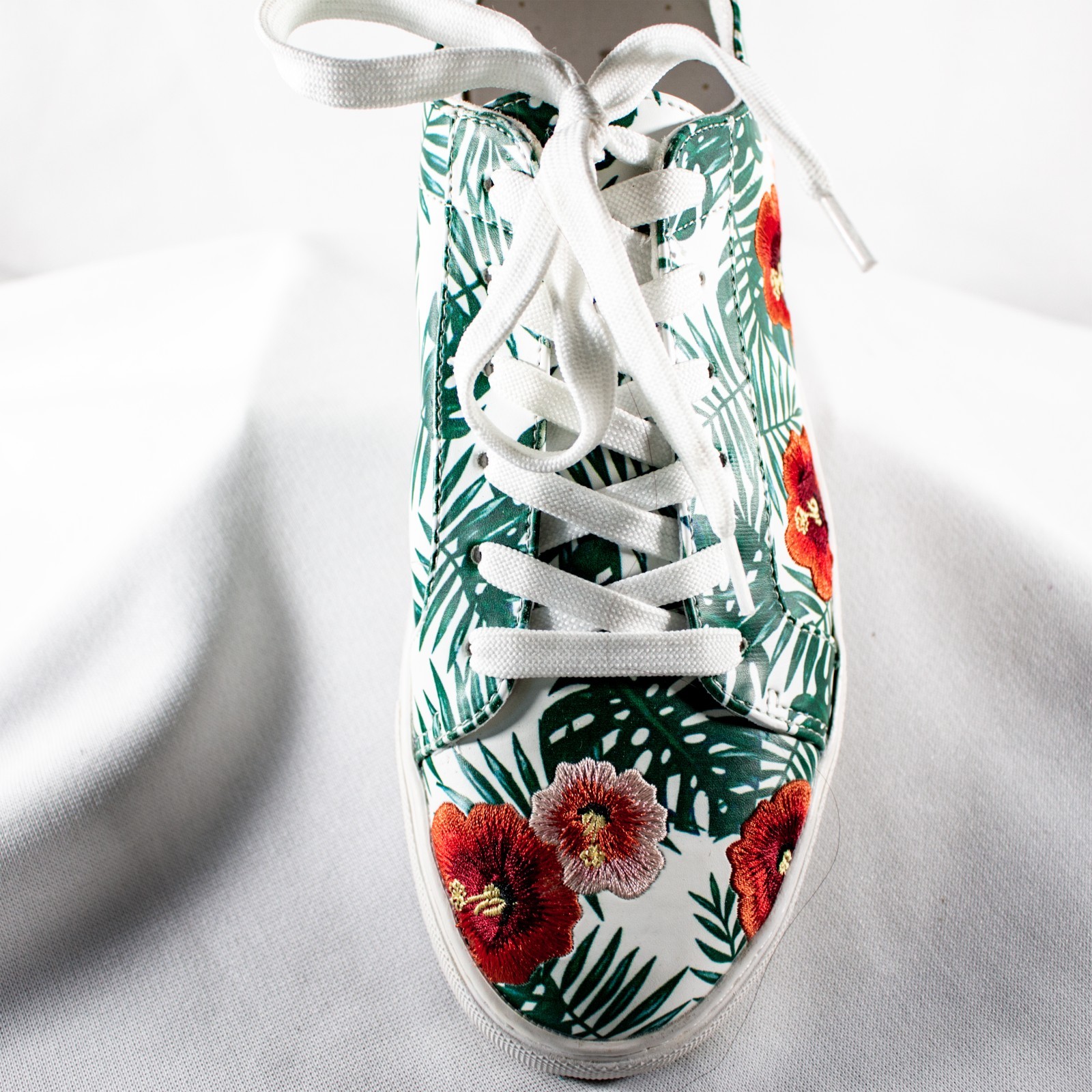 KENNETH COLE Kam Palm New Floral Lace Up Women Sneaker Size 8.5M