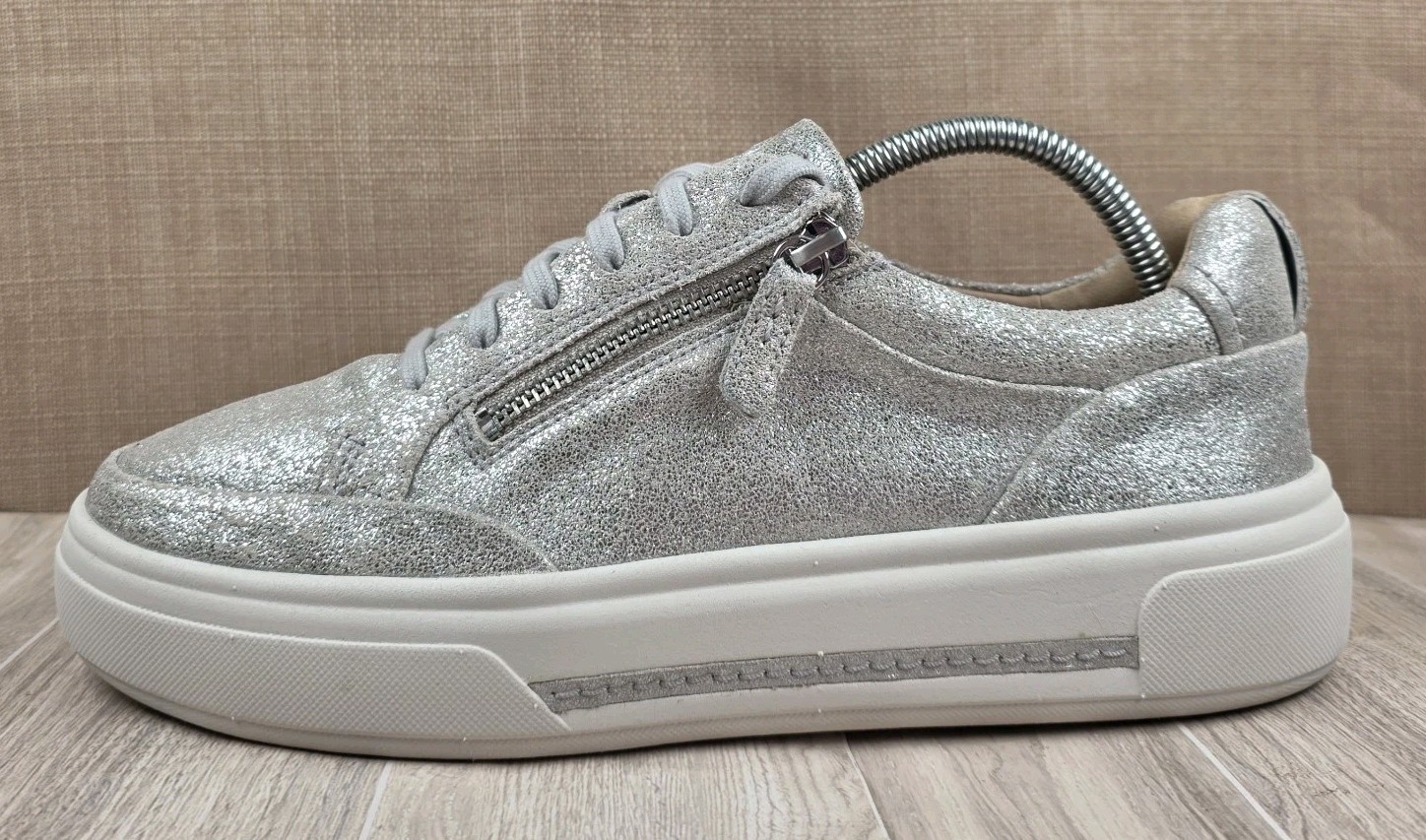 Clarks Artisan Womens 10M Hollyhock Zip Silver Metallic Active Sneakers Shoes