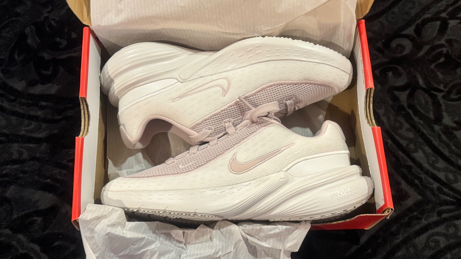 nike uplift sc sneakers size 5.5 Y OR Women’s 7